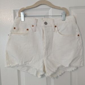Levi 501 shorts size 26